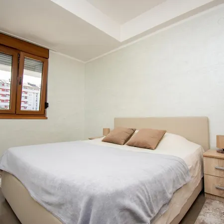 Maxim Compass דירה